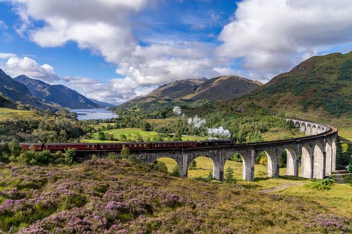 Edinburgh: Glenfinnan Viaduct, Glencoe & Fort William Guided Tour