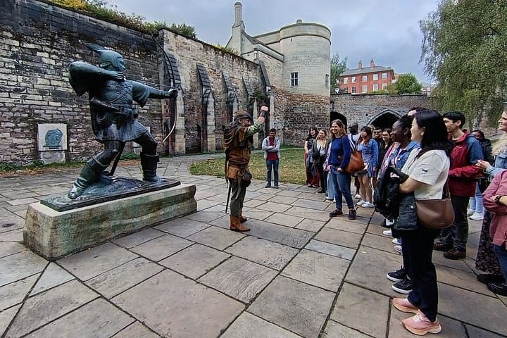 Robin Hood statue