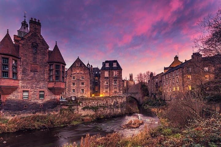 Private Edinburgh Walking Experience with STGA Blue Badge Guide