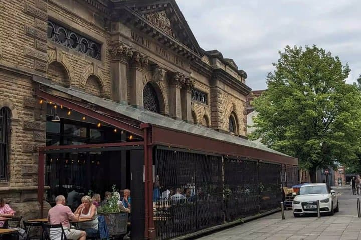 Manchester: Audio Guide to the City Rebirth and Renewal