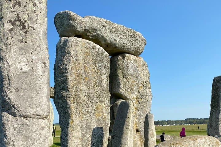 Southampton to Heathrow Via Stonehenge - Private Transfer