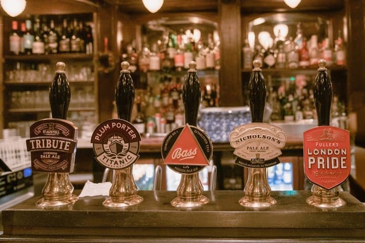 London Historic Pubs and Taverns Walking Tour with Beer Tasting