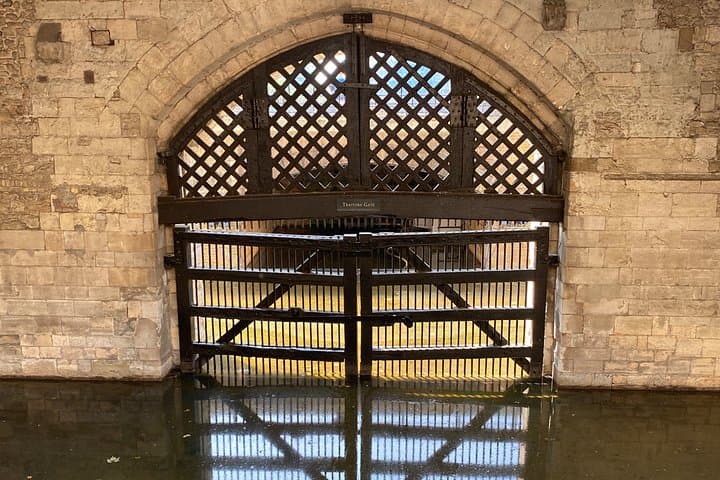 The Tower of London - Small Group Tour with a Local Expert