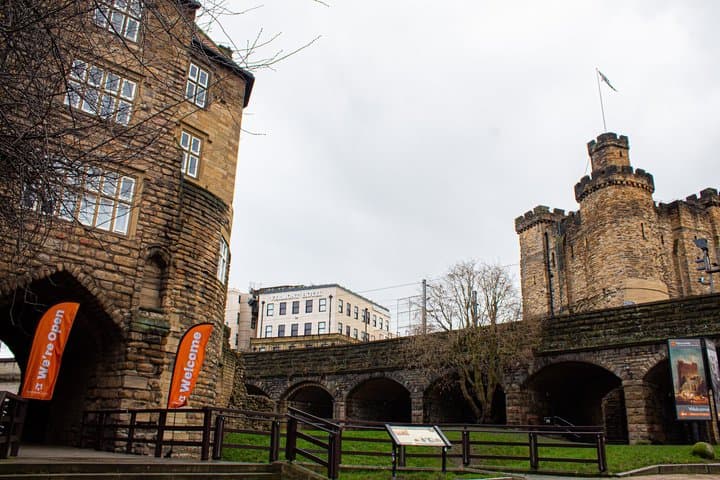 90 minute Old Newcastle Walking Tour - FREE castle entry included
