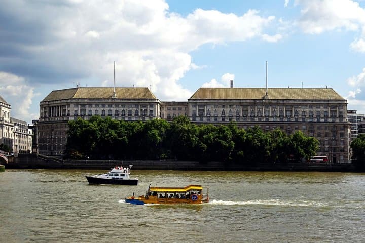Best of London: Guard Change & River Thames with optional Tower