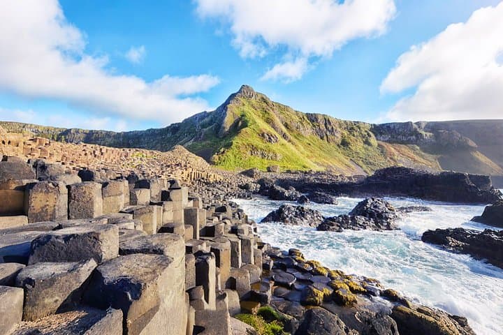 Ireland (Giant’s Causeway & Cliffs of Moher) 5-Day minivan Tour
