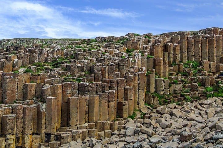 Ireland (Giant’s Causeway & Cliffs of Moher) 5-Day minivan Tour