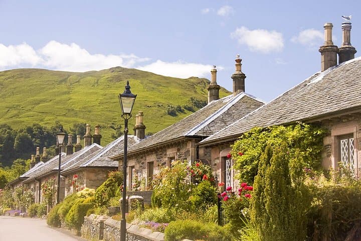Edinburgh: Eilean Donan, Loch Ness & Glenfinnan - 2 Day Tour