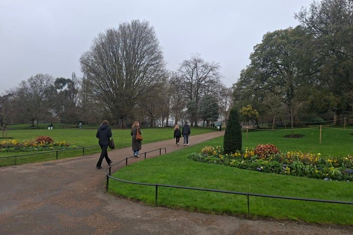 Self-Guided Scavenger Hunt in Hyde Park