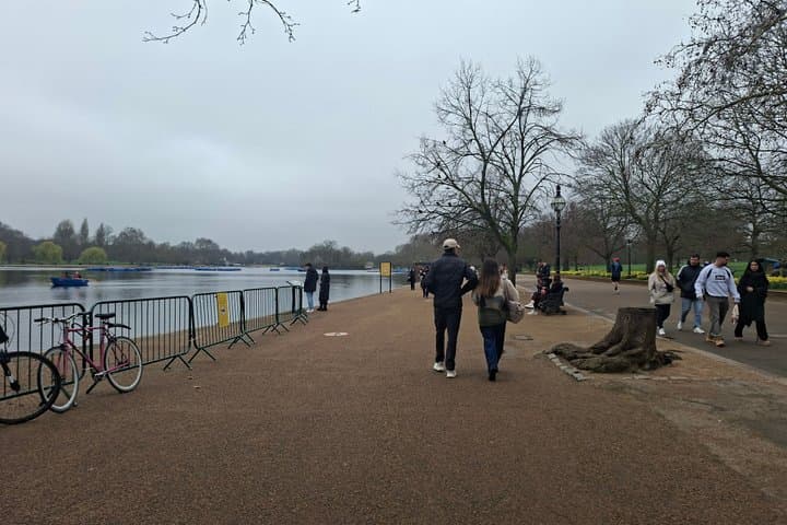 Self-Guided Scavenger Hunt in Hyde Park