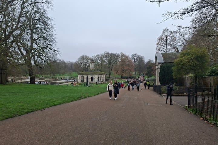 Self-Guided Scavenger Hunt in Hyde Park