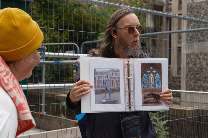 London Bridge Walking Tour: Mysterious Alleys, Hidden Pathways