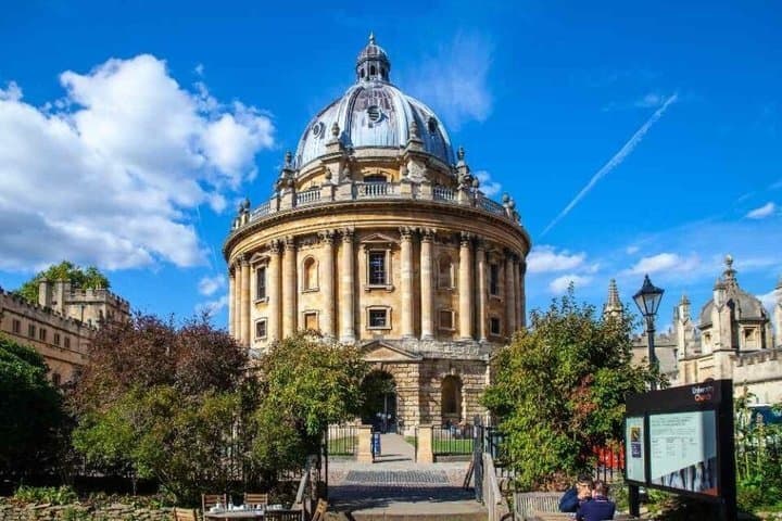 London to Oxford Private Transfer