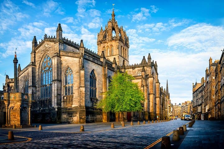 Private Family Walking Tour in Edinburgh: Historic Tales
