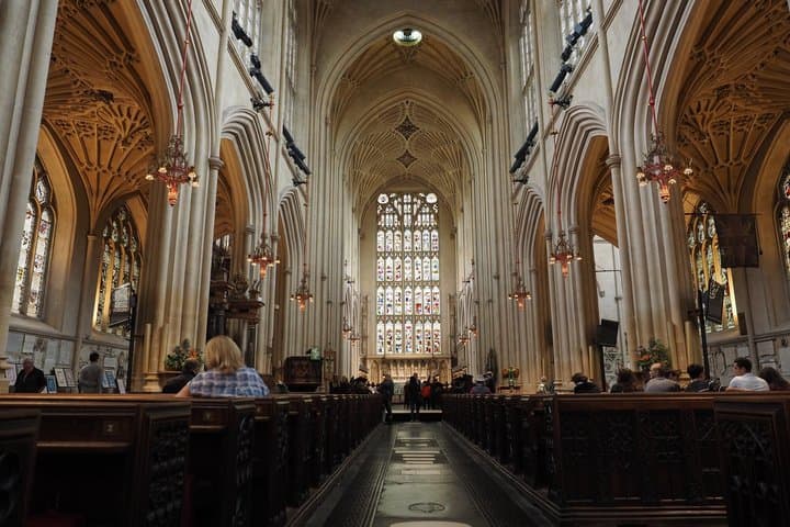 Private Romantic Walking Tour in Bath: Roman & Georgian Heritage