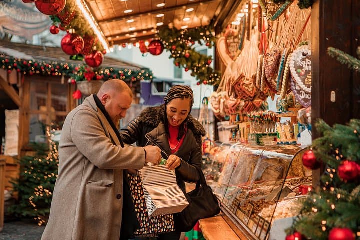 Private Christmas Walking Tour in Bath with Festive Pudding