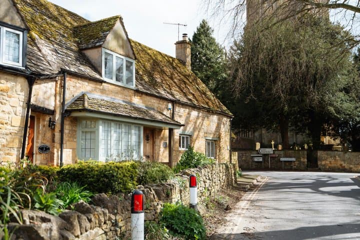 Private Day Trip from London to Cotswolds with Hotel Pickup