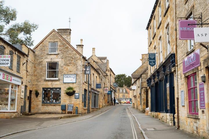 Private Day Trip from London to Cotswolds with Hotel Pickup