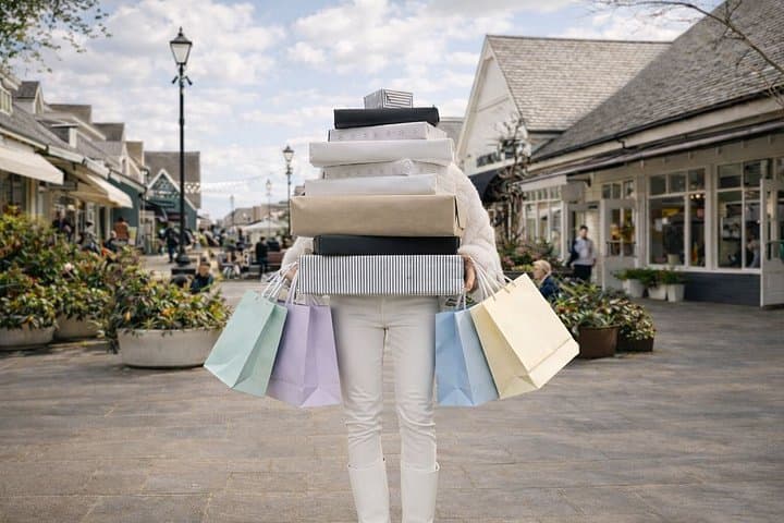 Luxury Shopping Experience at Bicester Village VIP Tour