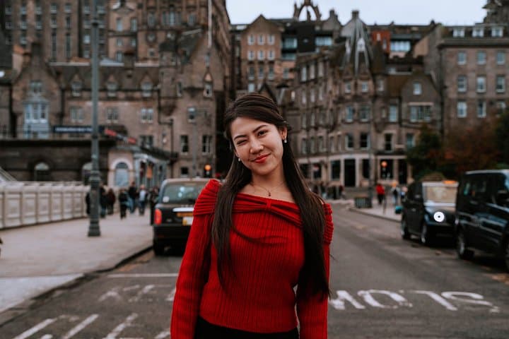 Elegant Professional Private Photoshoot Tour in Edinburgh