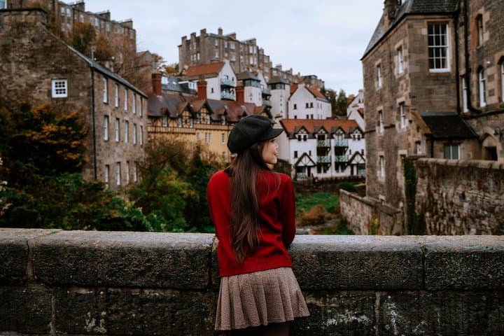 Elegant Professional Private Photoshoot Tour in Edinburgh