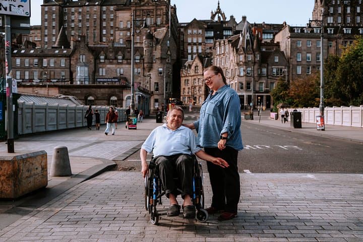 Elegant Professional Private Photoshoot Tour in Edinburgh