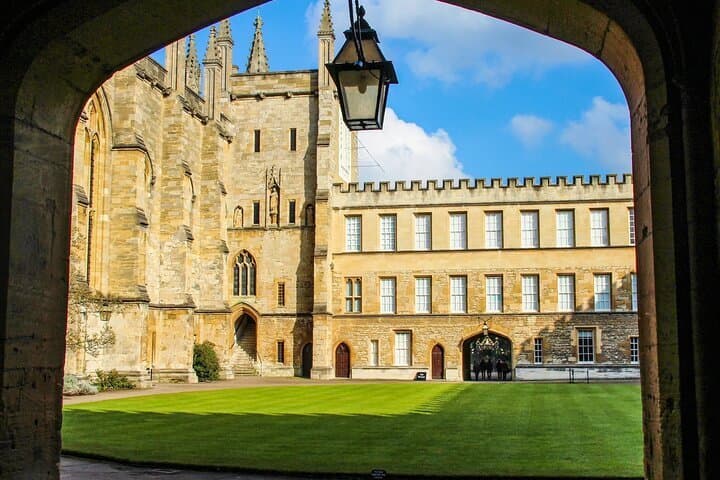 Oxford: Harry Potter Tour with Hogwarts Student Guide