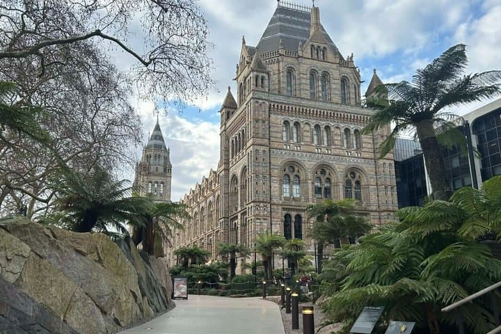Guided tour London Natural History Museum in Spanish