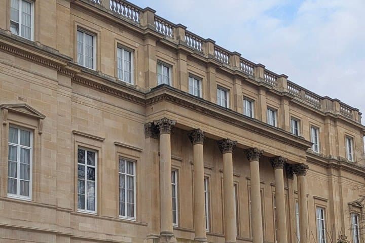 Bridgerton London Locations Walking Tour in Italian