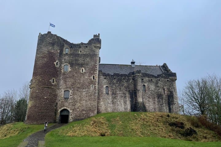 Stirling Castles and Hairy Coos Private Scenic Tour
