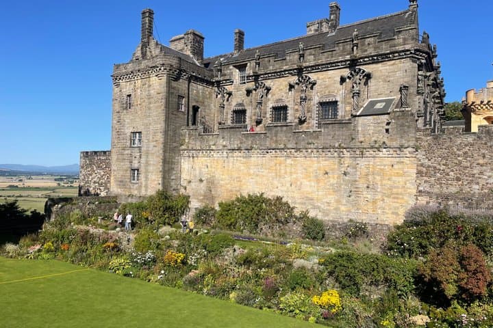 Stirling Castles and Hairy Coos Private Scenic Tour