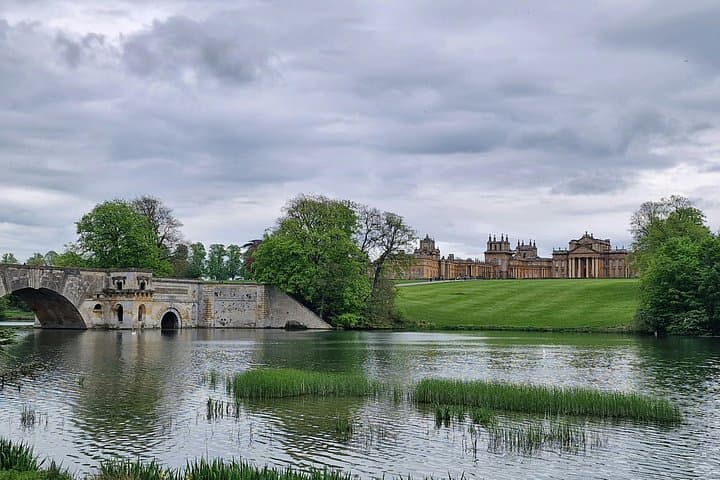 Private Tour to Oxford and Blenheim Palace with Hotel Pick Up