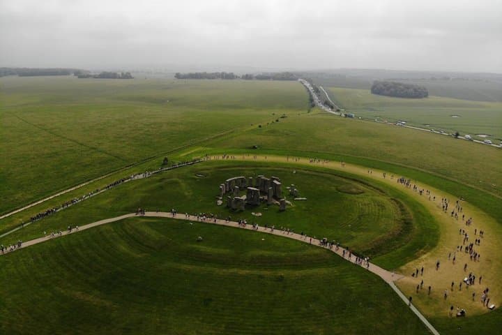 Stonehenge Half Day Tour from London + Ebook