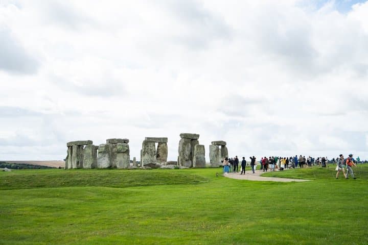 Stonehenge Half Day Tour from London + Ebook