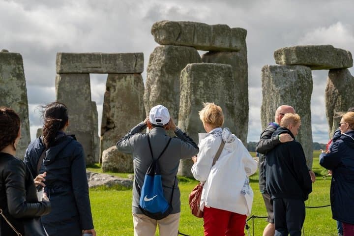 Stonehenge Half Day Tour from London + Ebook