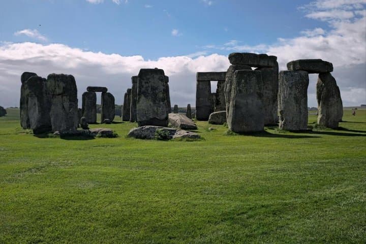 Stonehenge Half Day Tour from London + Ebook