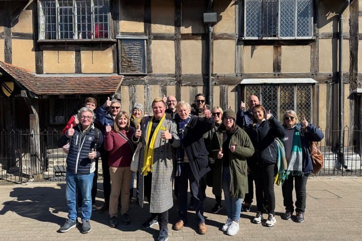 Discover Stratford in 60 minutes (with Stratford Town Walk)