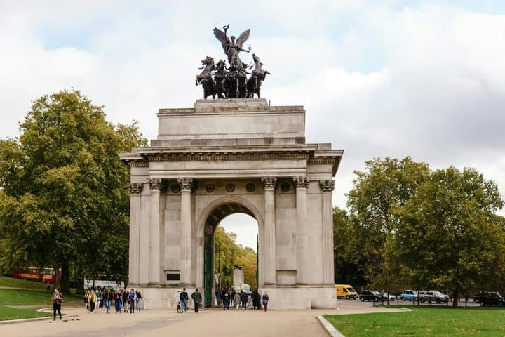 Palaces and Protests Self Guided Tour of Kensington and Hyde