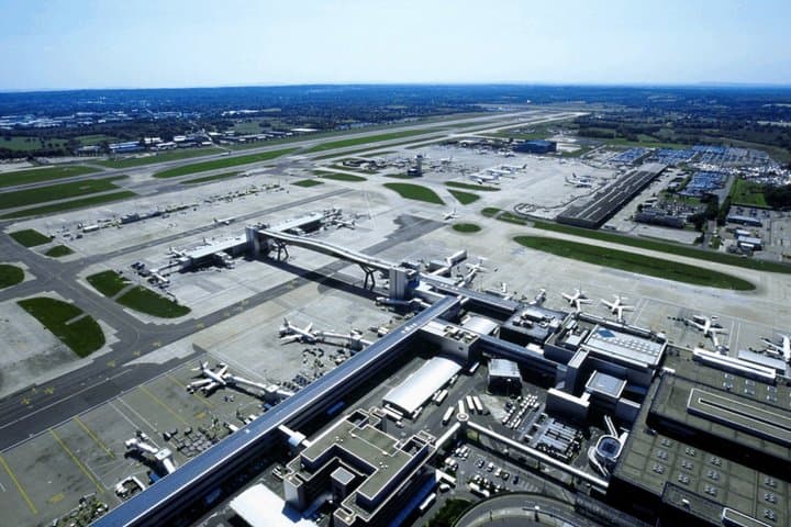 Private Arrival or Departure Transfer: London Gatwick Airport to Central London