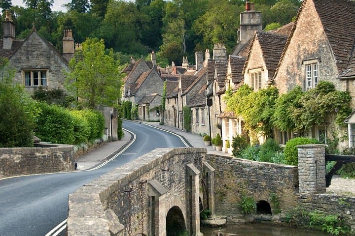 Cotswolds in a Day Private Tour from London with Hotel Pickup