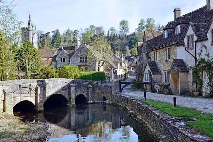 Cotswolds in a Day Private Tour from London with Hotel Pickup