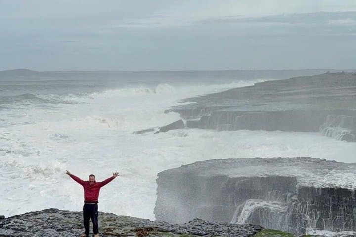 Belfast Private Luxury Tour - Giants Causeway : Scenery & History