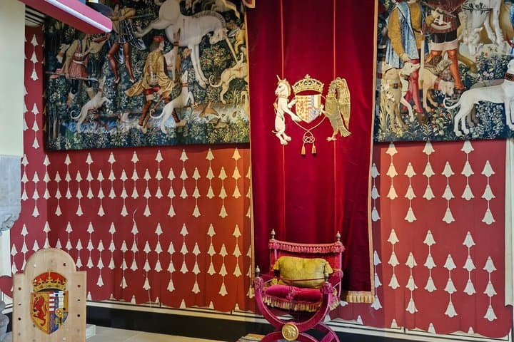 Stirling Castle & Glasgow with optional Whisky Bar Walking Tour