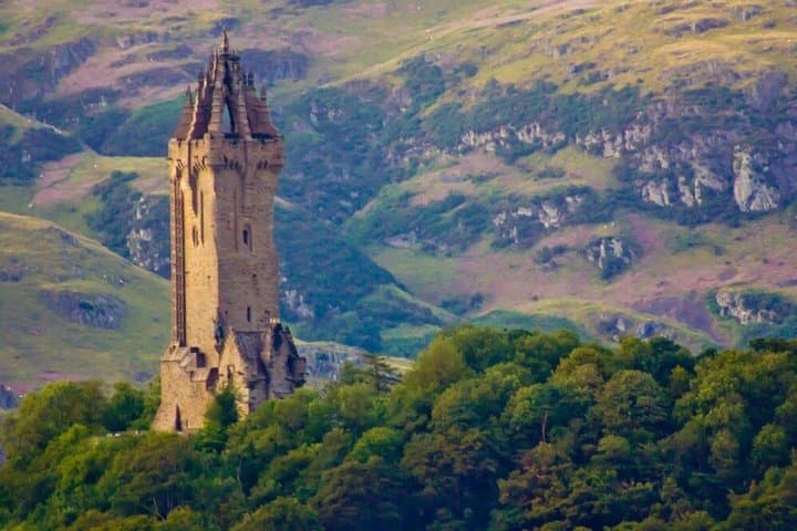 Stirling Castle and Whisky Very Small Group Tour from Edinburgh