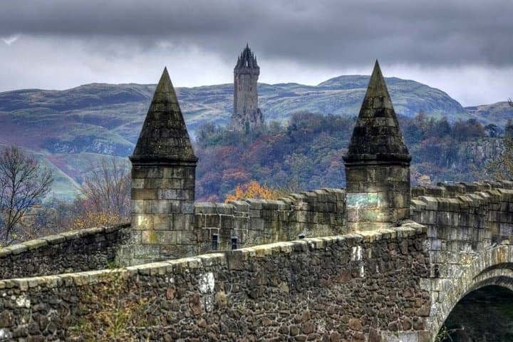 Stirling Castle and Whisky Very Small Group Tour from Edinburgh