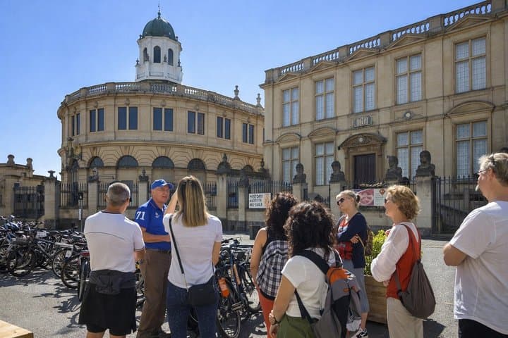 Oxford: Stories, Secrets & Sights Walking Tour with a local