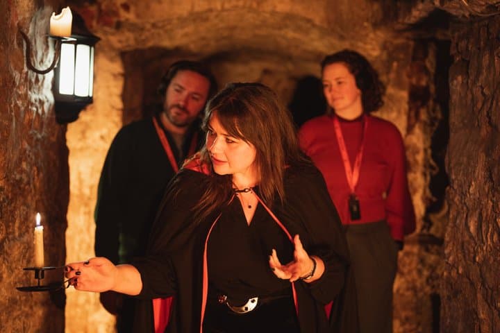 Small Group Edinburgh Underground Vaults & Graveyard Ghost Tour