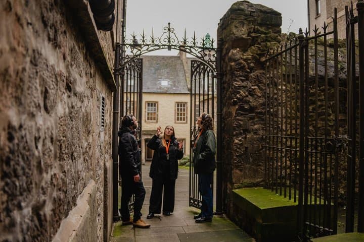Royal Mile and Edinburgh Castle - Small Group Walking Tour