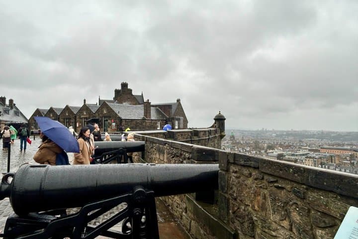 Guided Tour of Edinburgh Castle with Admission