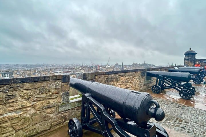 Guided Tour of Edinburgh Castle with Admission